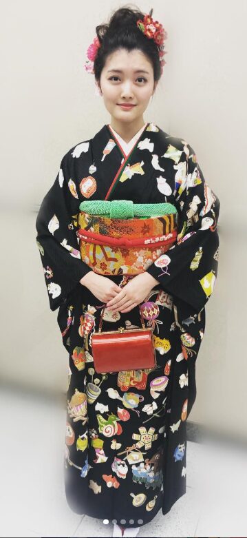 内田有紀 妹・澪奈の年齢＆【全身画像】｜ 姉妹が似ていないと言われる理由